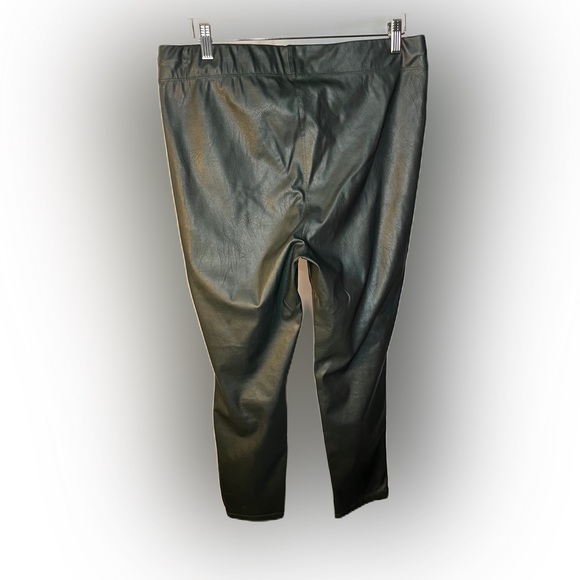 Max Studio faux leather leggings/ pull on pants XL - Picture 4 of 10